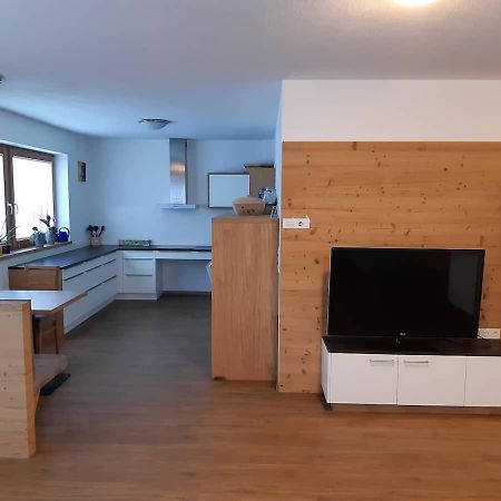 Grosszuegiges Apartment Georg Mayrhofen Barrierefrei Hollenzen Esterno foto
