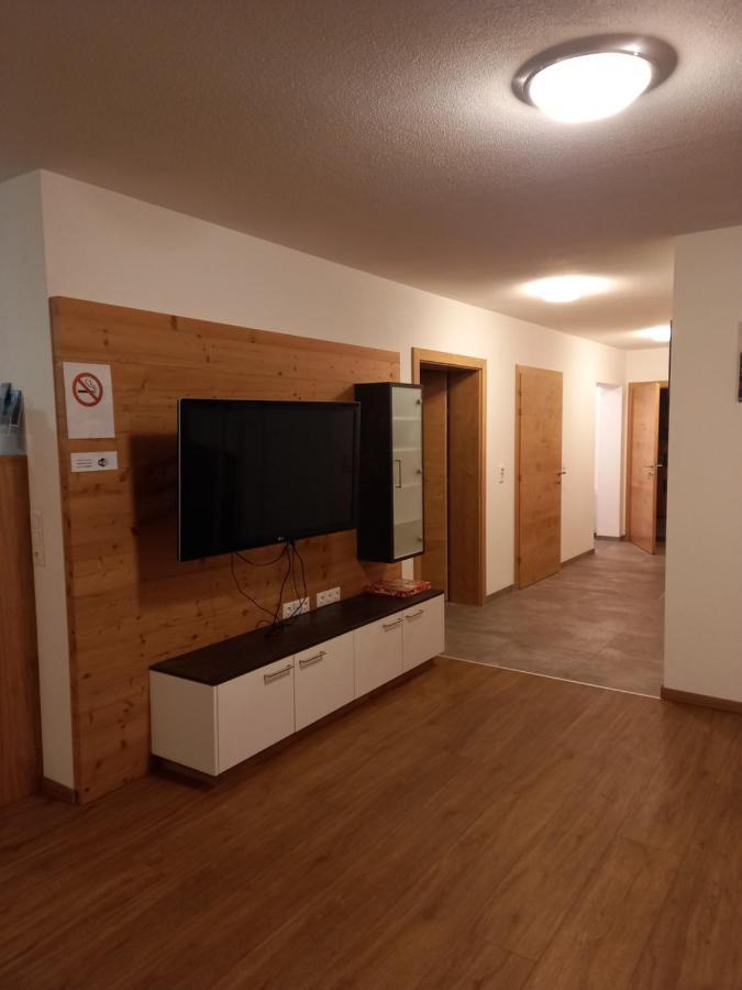 Grosszuegiges Apartment Georg Mayrhofen Barrierefrei Hollenzen Esterno foto
