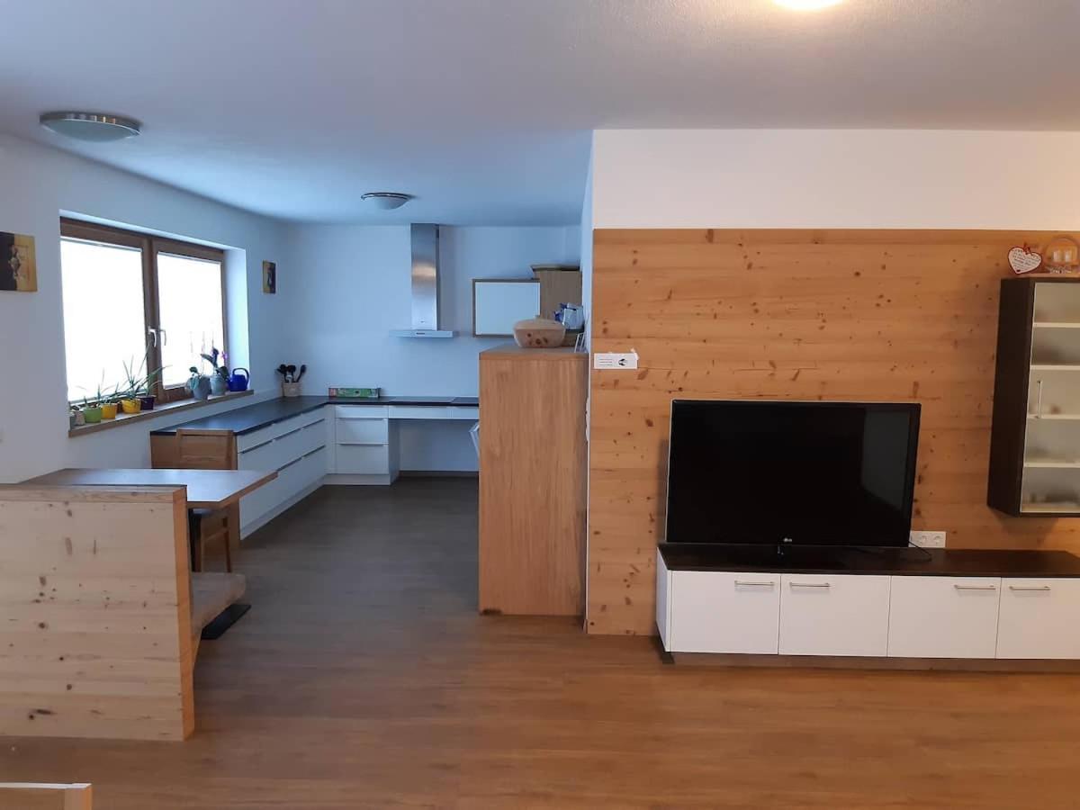 Grosszuegiges Apartment Georg Mayrhofen Barrierefrei Hollenzen Esterno foto